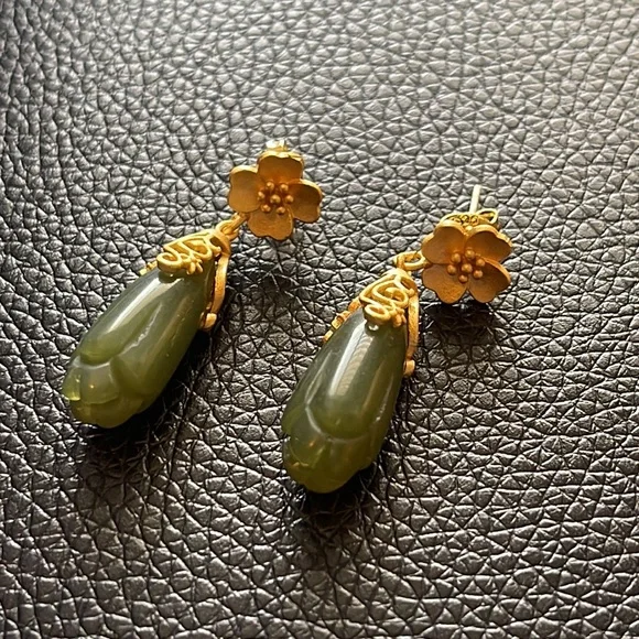 Macy's Jewelry Beautiful Jade Green Beads Dangle Earrings 4k
